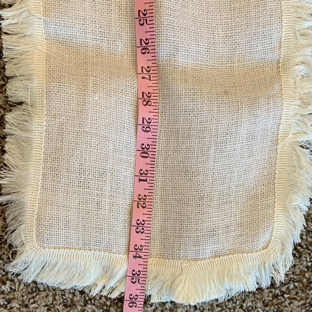 Table Runner - Picture 2 of 6